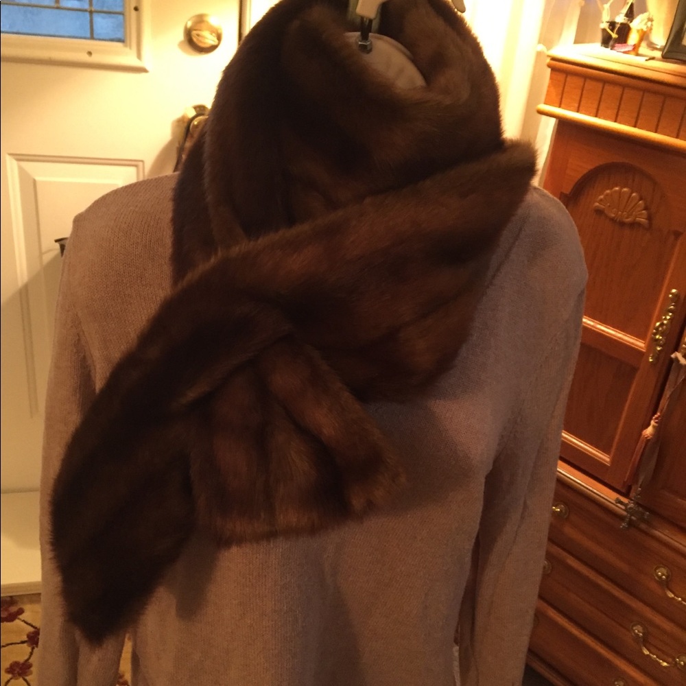 Beautiful faux mink accessory scarf - Picture 5 of 5